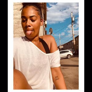 Meet your Posher, Untouchable